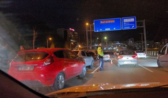 Karabük'te 5 araçlı zincirleme trafik kazası: 3 yaralı