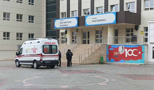 Marketten aldıkları 'noodle'dan zehirlendiler
