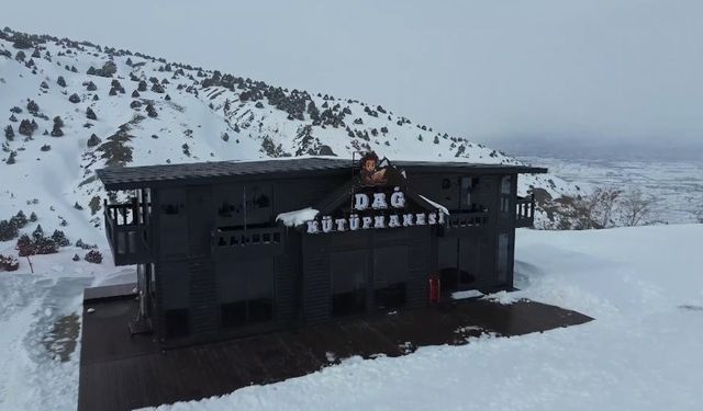 Türkiye ve dünyada ilk! Zirvede dağ kütüphanesi