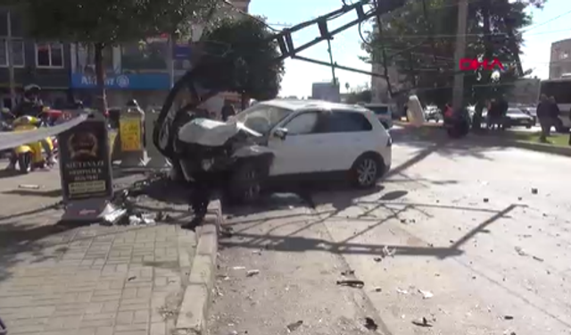 Adana'da zincirleme trafik kazası; 2 yaralı