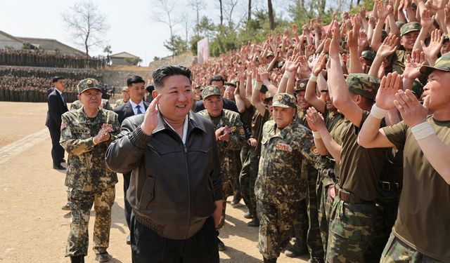 Kim Jong-un’dan gözdağı: Savaş provasını andıran tatbikat!