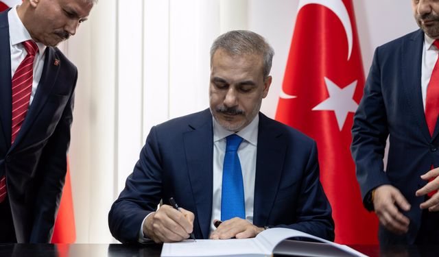 Bakan Fidan, Cezayir'de Türkiye'nin Oran Başkonsolosluğunun resmi açılışını yaptı