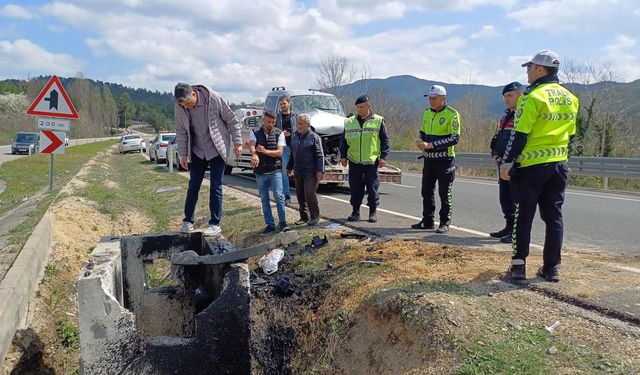 Karabük'te hafif ticari araç menfeze çarptı: 1 ölü, 2 yaralı