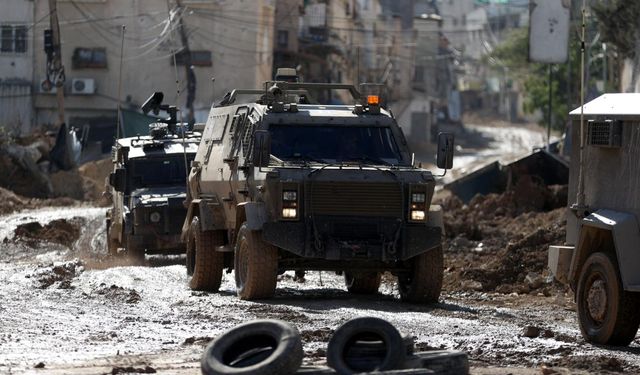 İsrail ordusu işgal altındaki Batı Şeria'da Filistinli bir çocuğu öldürerek naaşını alıkoydu