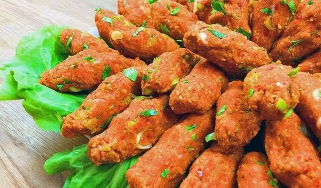 Et yok, lezzet var! İşte yemek yemeyi sevenlerin favorisi mercimekli köfte