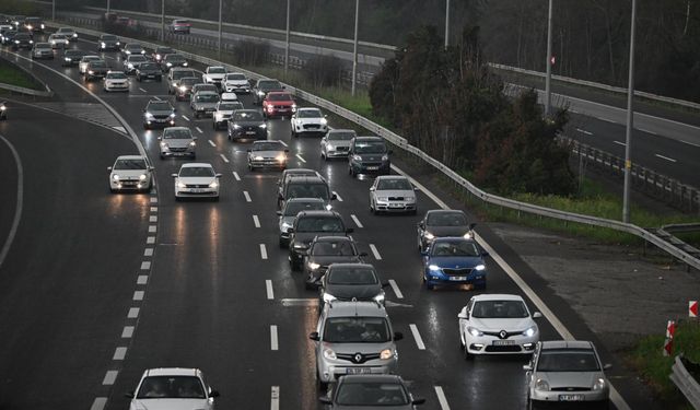 Mart'ta trafiğe 195 bin 682 aracın kaydı yapıldı