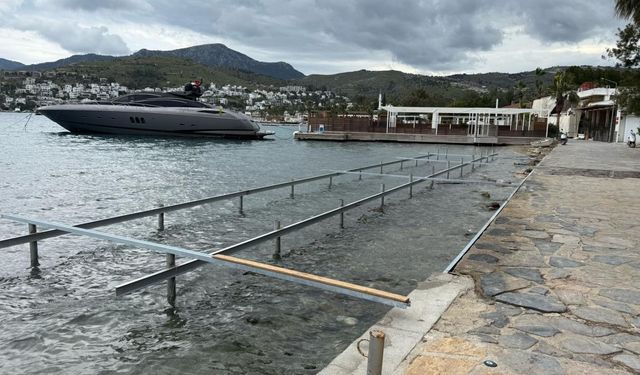 Deniz cephesine ahşap platform ve iskele yapan işletmeye 1 milyon lira ceza