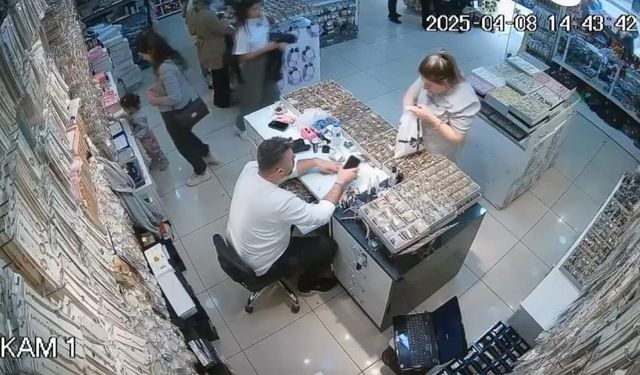 Bir poşet dolusu altını, sahibine teslim etti