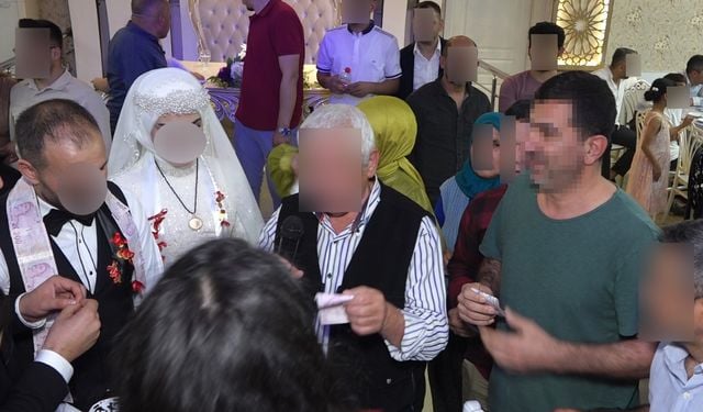 Davetsiz düğüne gitti, pasta yedi, takıları çaldı: "Paraları görünce dayanamadım"