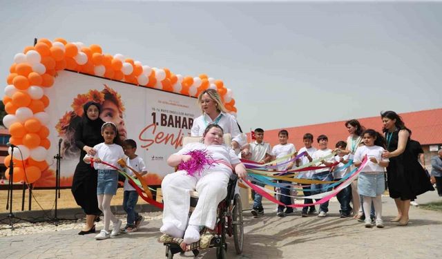Aliağa’nın özel çocuklarından rengarenk "Bahar Şenliği"
