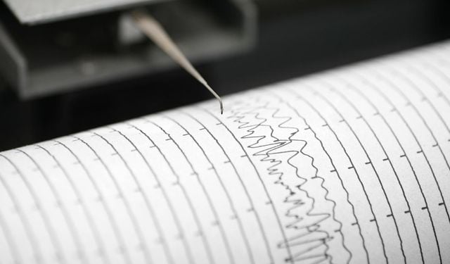 İran'ın doğusunda 5 büyüklüğünde deprem