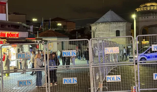 Taksim'de 1 Mayıs tedbirleri için kapatılan yollar açıldı