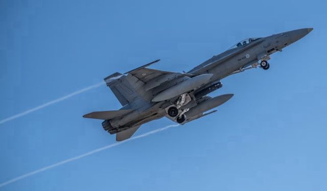 Finlandiya'da orduya ait savaş uçağı düştü