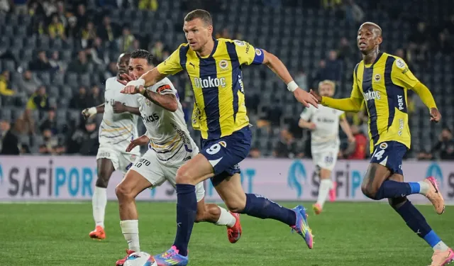 Edin Dzeko, bu sezon 21. kez ağları havalandırdı