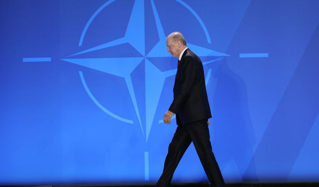 Cumhurbaşkanı Erdoğan kritik NATO Zirvesi için Hollanda'ya gidiyor