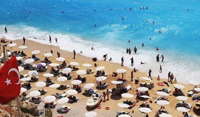 Fahiş fiyat turistleri kaçırdı! Tatilcilerin rotası...