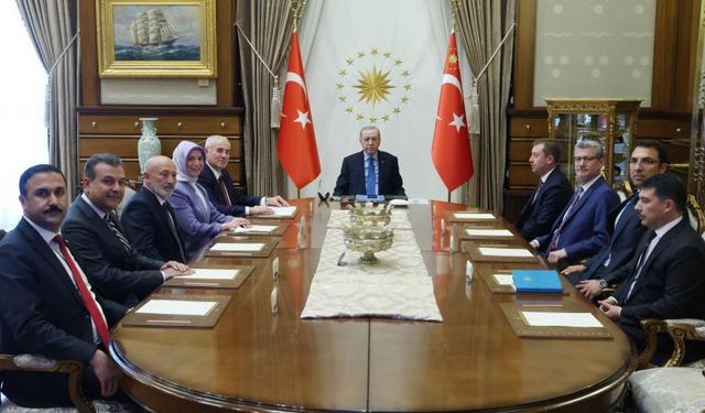 Cumhurbaşkanı Erdoğan, Kamu Başdenetçisi Akarca'yı kabul etti