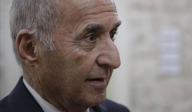 Hikmet Çetin: "Kılıçdaroğlu partinin başına geçmek istiyor"