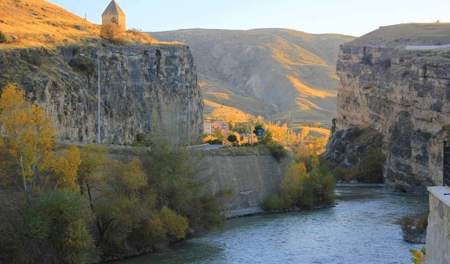 Doğu Anadolu’nun saklı hazinesi! Kemah gezi rehberi