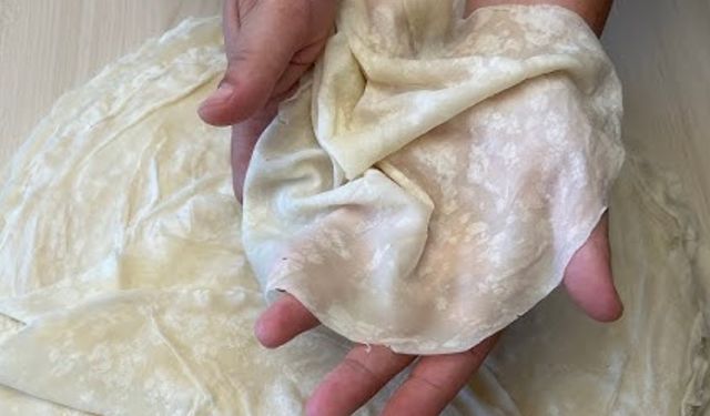 Tel tel dökülen yufkanın sırrı meğer buymuş* Böreği yiyen hazır sanıyor.