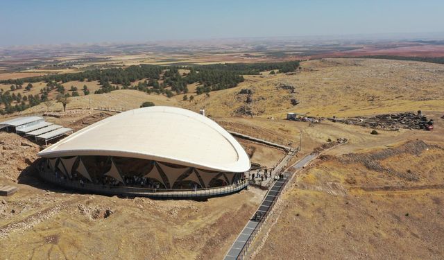 Göbeklitepe'de konut olduğu değerlendirilen yeni yapıların izleri tespit edildi
