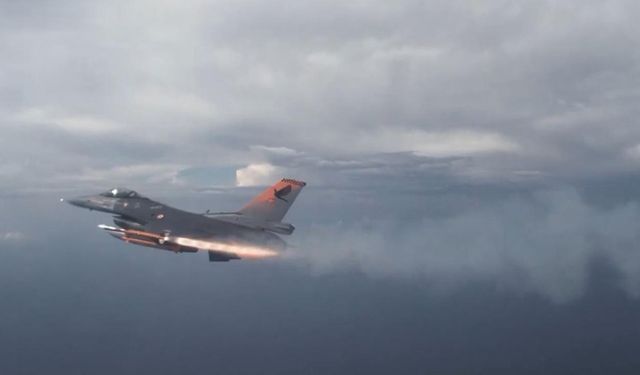 Bakan Kacır duyurdu! BOZDOĞAN ve GÖKDOĞAN'dan gökyüzünde tam isabet