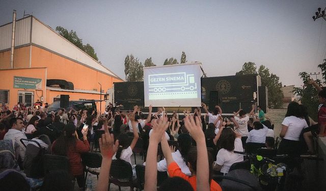 "Sinema Yollarda Projesi" ile binlerce çocuk ilk kez sinema ile buluştu