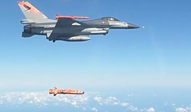 Milli seyir füzesi SOM-J'nin atış testi başarıyla tamamlandı