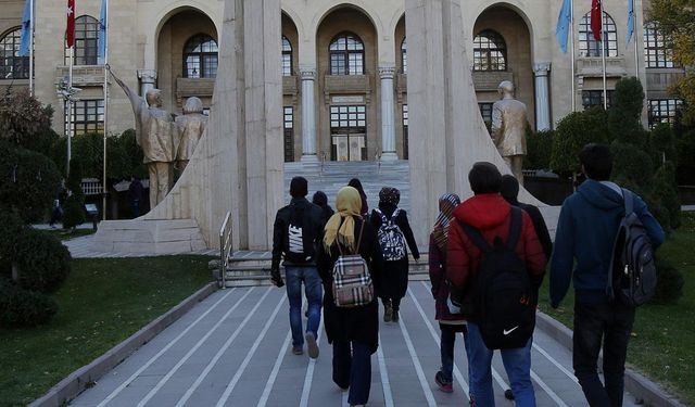 3 yıllık lisans düzenlemesine öğrenci ve velilerden destek