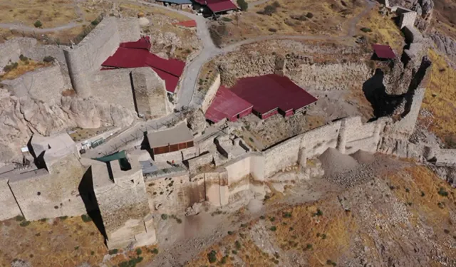 Harput Kalesi’nde 4 bin 500 yıllık tarih, gün yüzüne çıkarıldı
