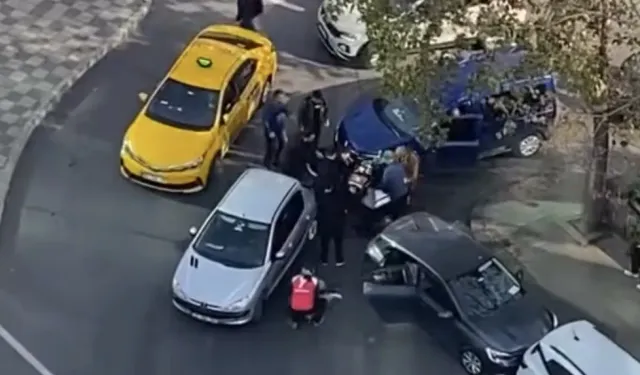 İstanbul'da trafikte yol kavgası: Yumruklar havada uçuştu