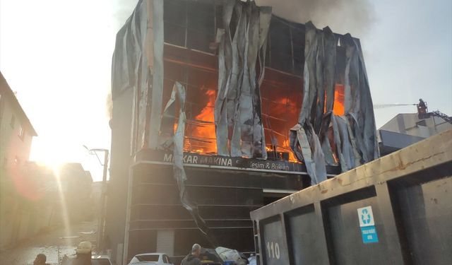 Kocaeli'de parfüm deposunda yangın: 6 can kaybı