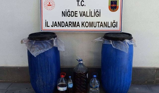 Niğde'de jandarmadan başarılı operasyon: 322 litre el yapımı içki ele geçirildi