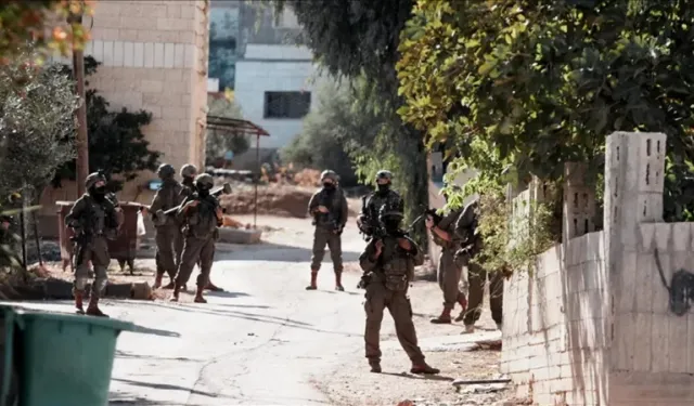 İsrailliler, Batı Şeria'da camiyi ateşe verdi