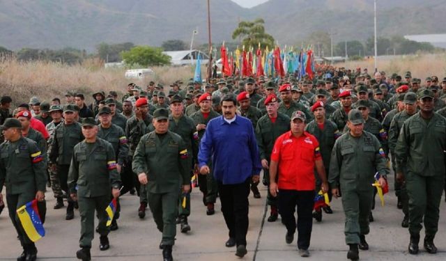 Maduro'dan orduya "hazır olun" talimatı
