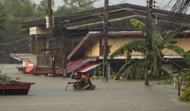 Tayland'ın güneyini vuran sel felaketinde ölenlerin sayısı 145'e çıktı