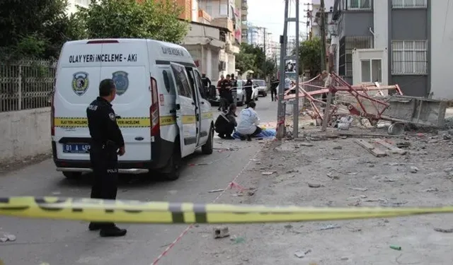 Adana'da demir iskele zemine çakıldı: 1 ölü, 1 yaralı