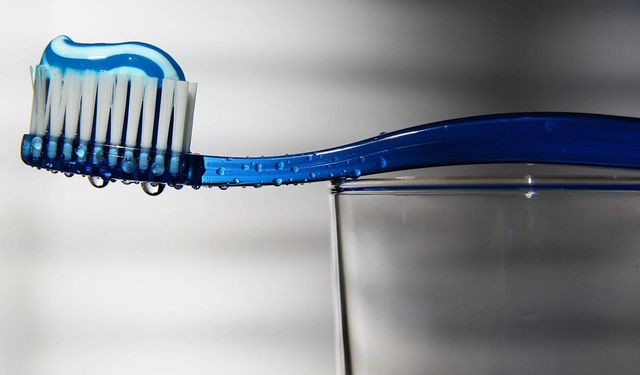 Saçtan yapılan diş macunu diş minesini yeniden büyütebilir