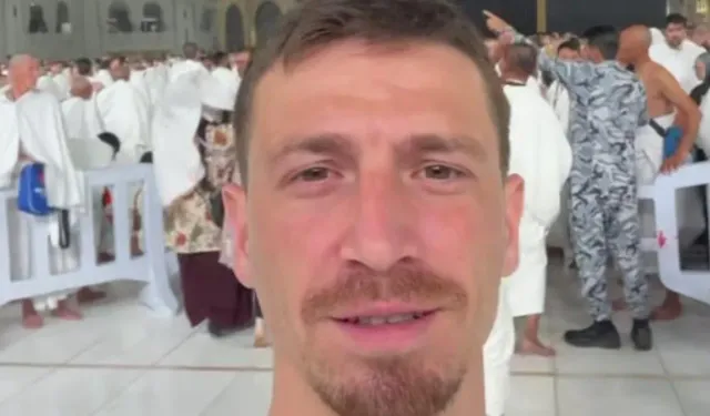 Mert Hakan Yandaş umreye gitti