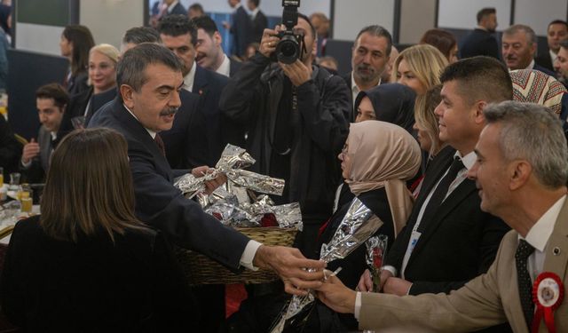Bakan Tekin 81 ilden gelen öğretmenlerle buluştu