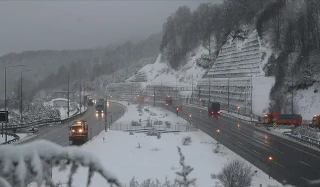 Bolu'nun yüksekleri beyaz örtüyle kaplandı