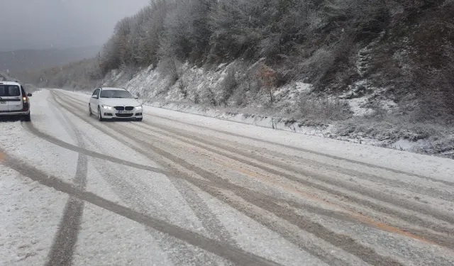 Kastamonu'da kardan 202 köy yolu kapandı