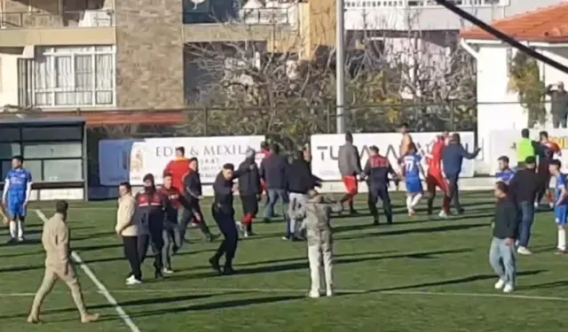 Aydın'da amatör lig maçında saha karıştı: Jandarma sahaya girdi