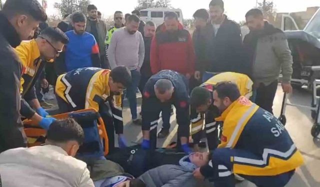 Gaziantep’te motosiklet otomobile çarptı: 2 yaralı