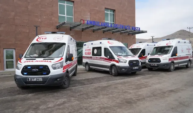 Niğde'de tavuk döner yiyen 3 öğrenci zehirlendi