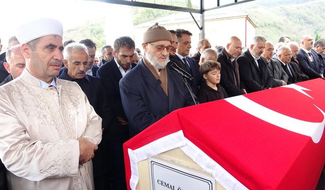 Eski AK Parti Giresun Milletvekili Öztürk, Giresun'da son yolculuğuna uğurlandı