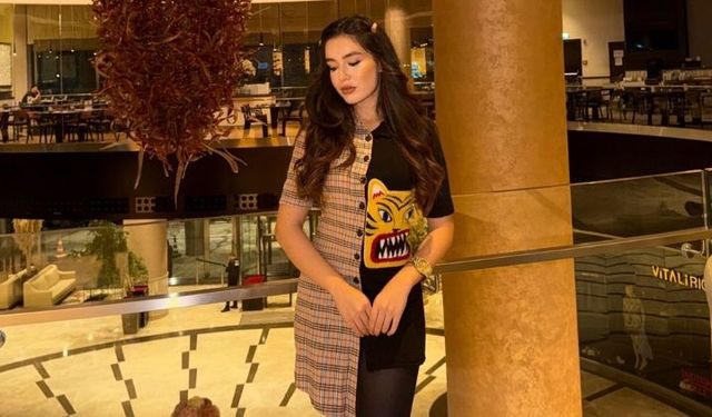 Dünya Güzeli Serra Sultan Sayar’dan Burberry Arşivine Damga Vuran Seçim