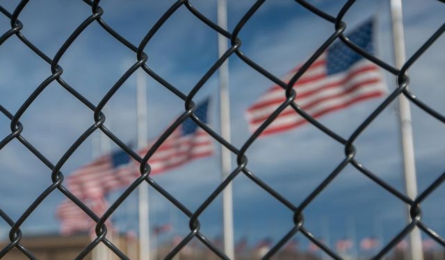 ABD, 19 ülke vatandaşlarının göçmenlik başvurularını durdurdu