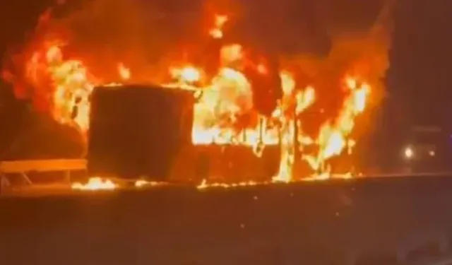 İstanbul Arnavutköy'de İETT otobüsü küle döndü