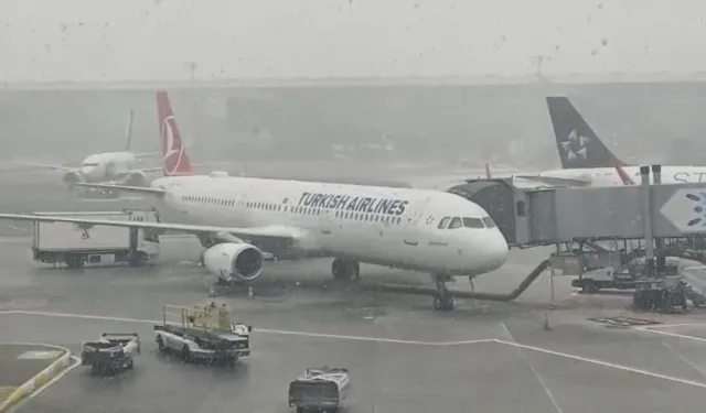 İstanbul Havalimanı'nda kar yağışı